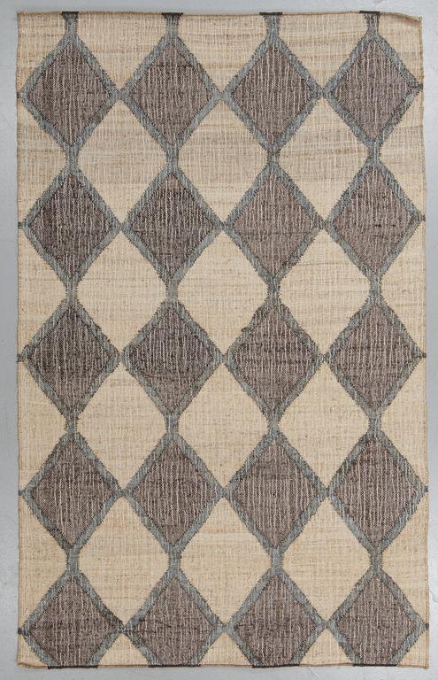 A carpet, flat weave, ca 275 x 170 cm.