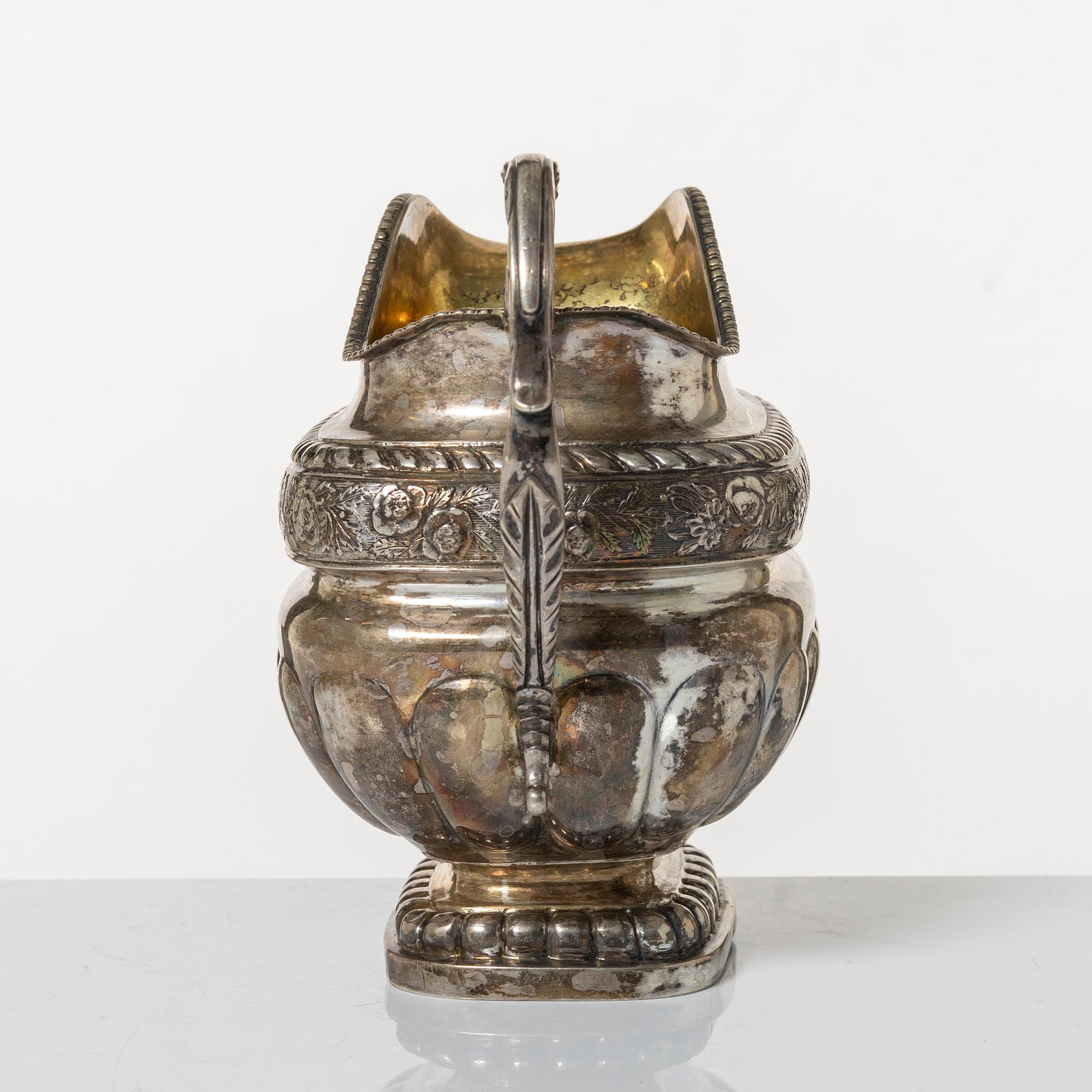 Confectionery bowl and cream jug, low-grade silver, Empire, 19th Century.