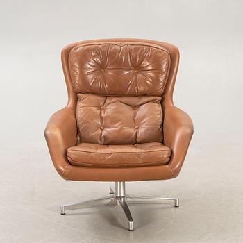 Alf Svensson, a "Form 7" leather easy chair.