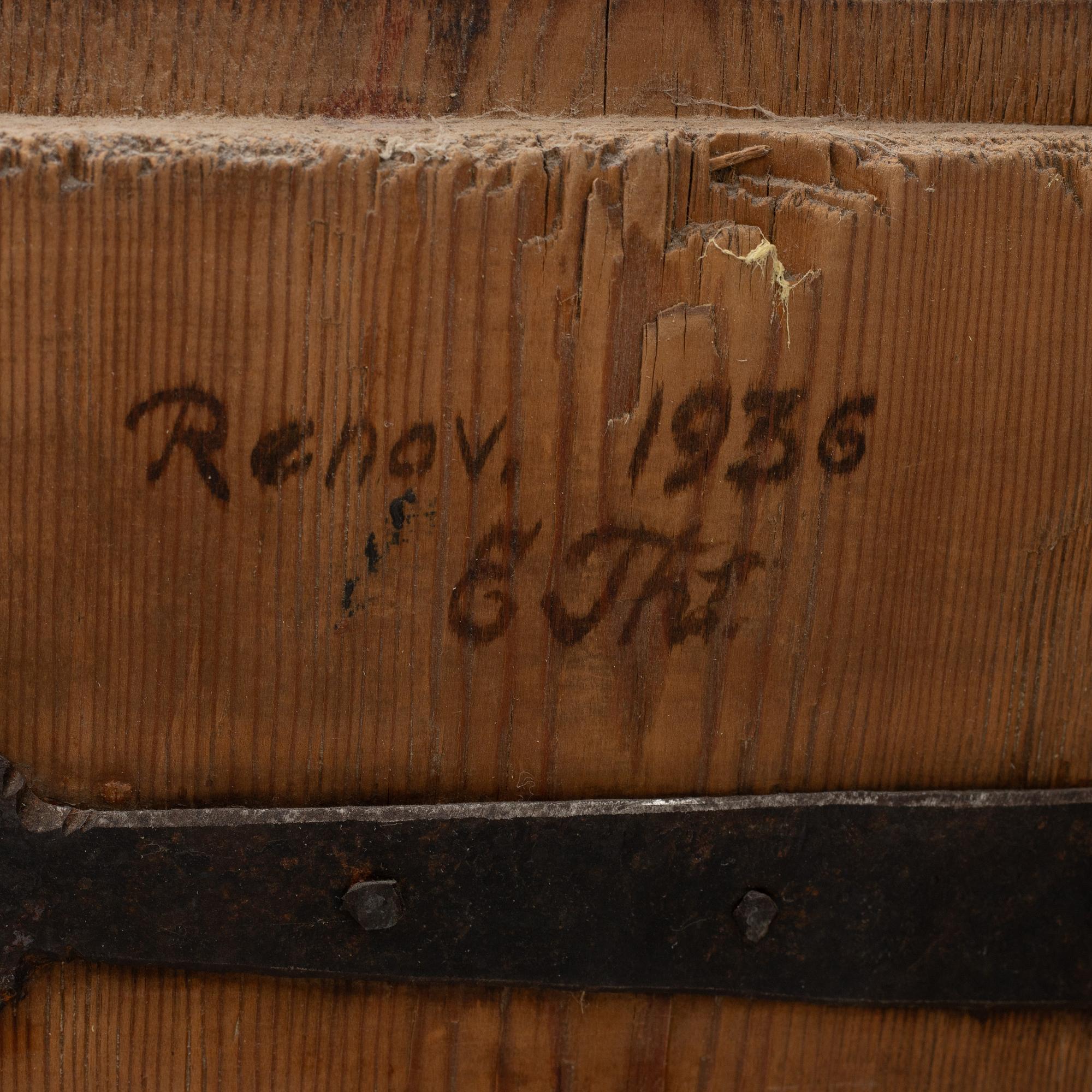 A corner cabinet, 18th Century.