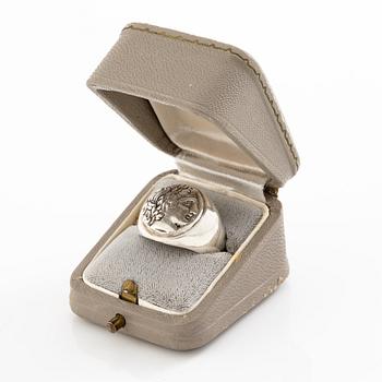 Signet ring, silver, man's profile, Mediterranean region.