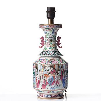 A Canton famille rose vase, Qing dynasty, 19th Century.