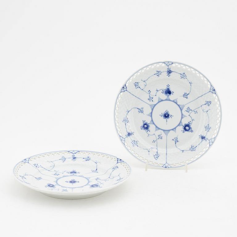Bing & Grøndahl, a 15-piece 'Musselmalet' porcelain service,  Bing & Grøndahl, Denmark.