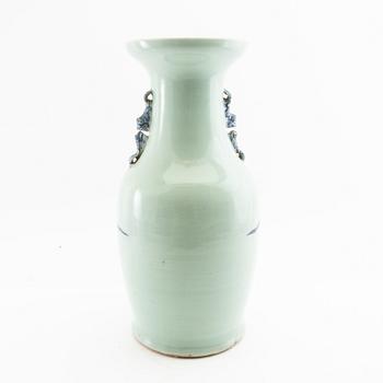 Floor vase China 20th century porcelain.