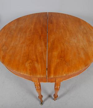 MATSALSBORD, 1800-talets andra hälft. Tot L 350.