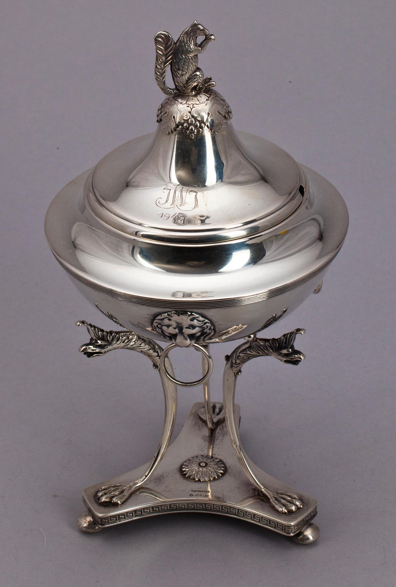 SOCKERSKÅL, silver, empirestil, Martin Bernhard Stehn Halmstad 1915. Tot vikt ca 522 gram.