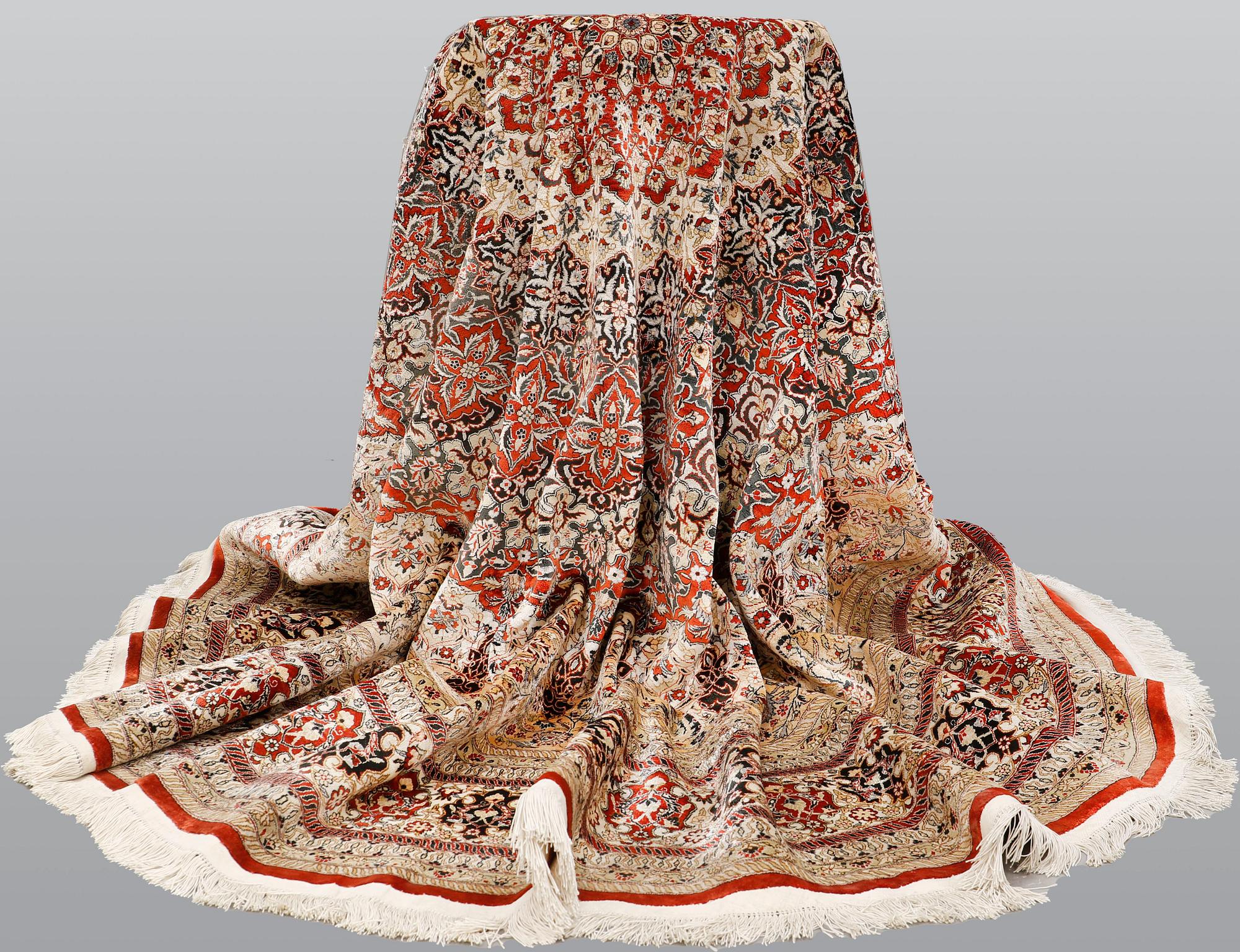 Carpet, Oriental, silk, diameter 256 cm.