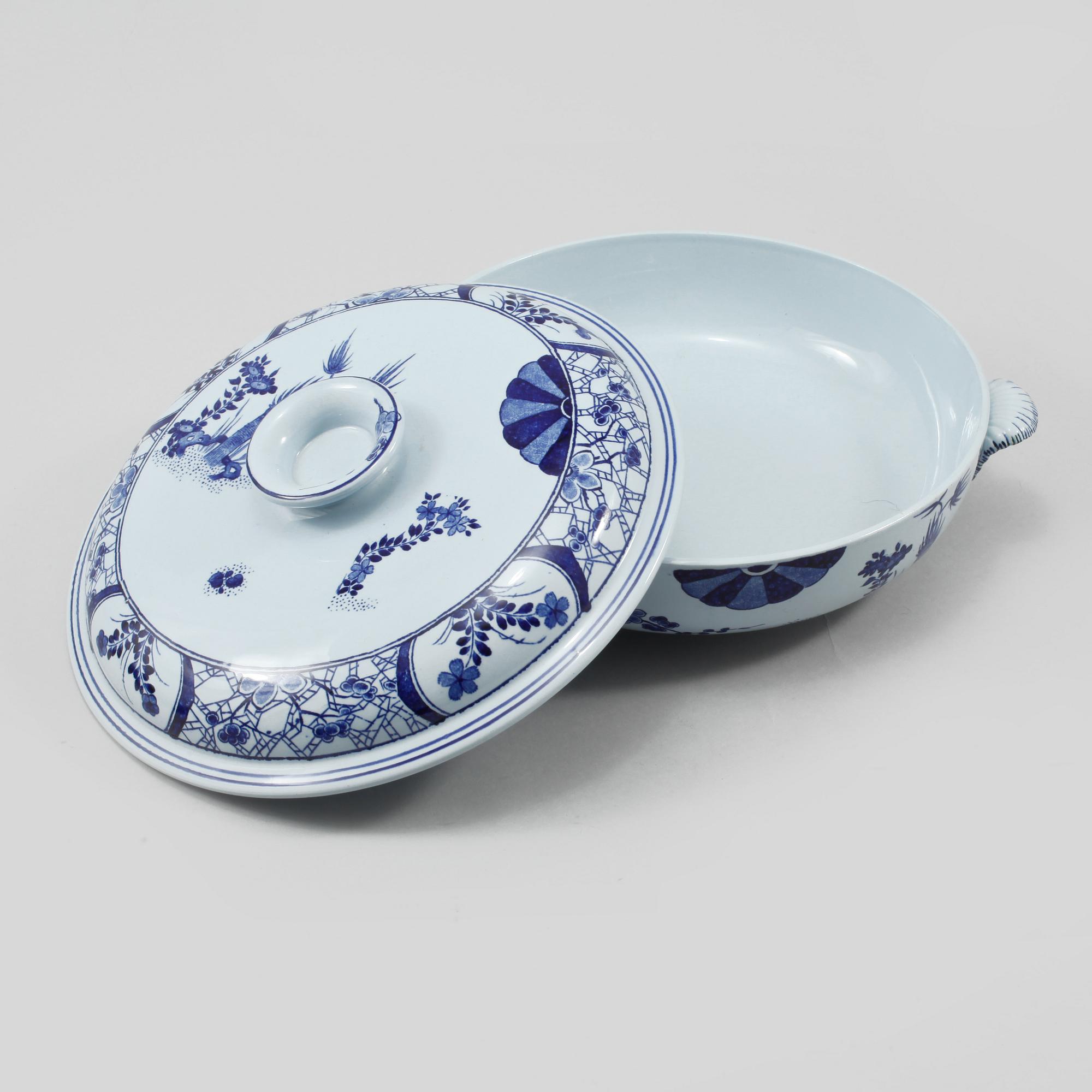 SERVISDELAR, 16 st, fajans, "Japon", Creil Montereau, Frankrike, omkring sekelskiftet 1900.