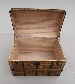 KOFFERT, 1900-talets första hälft.