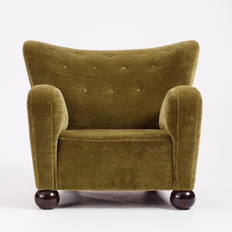 Märta Blomstedt, an 'Aulanko' armchair, Kantosen Puutyö Oy, Finland, designed in 1939 for the Hotel Aulanko in Tammerfors.