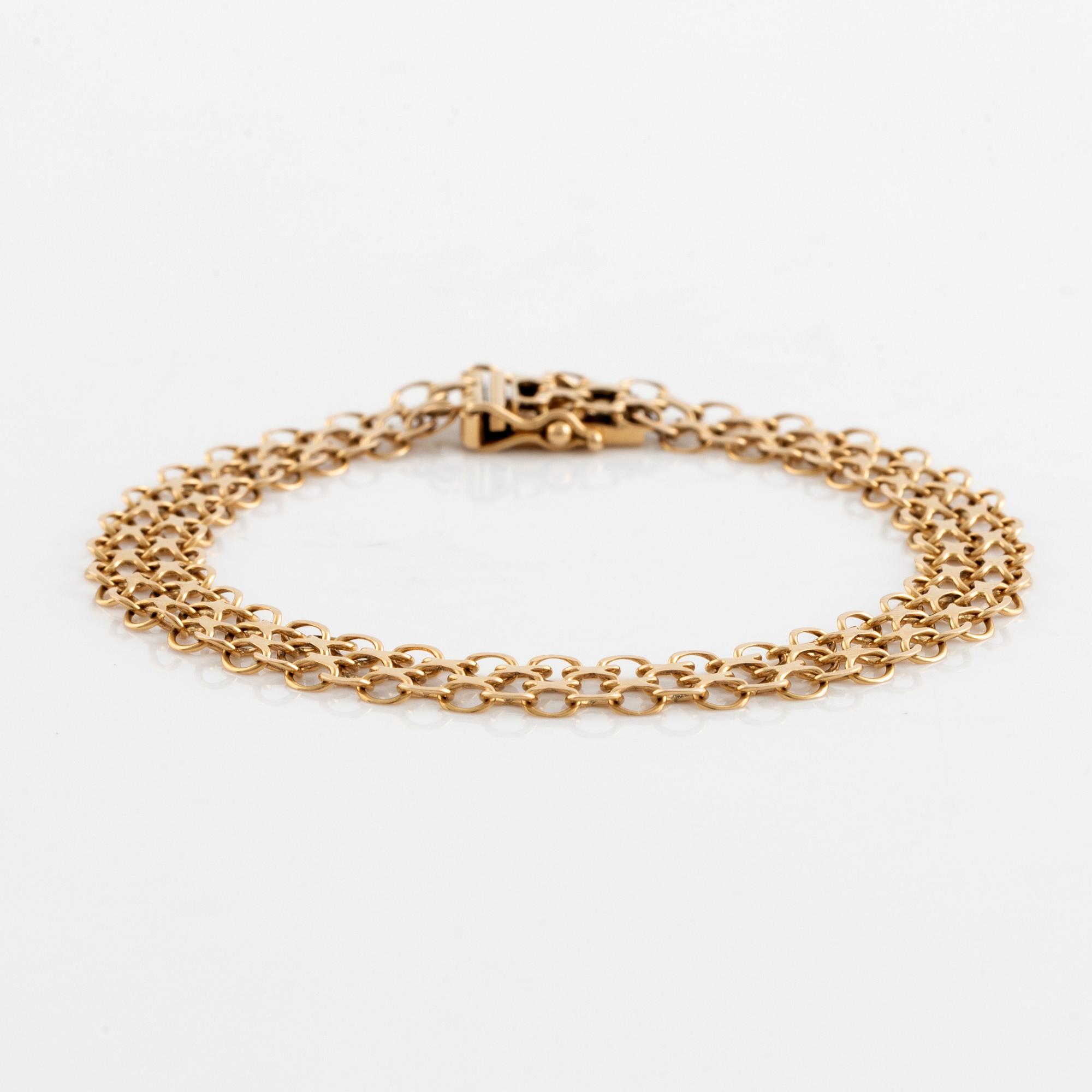 18K gold bracelet.