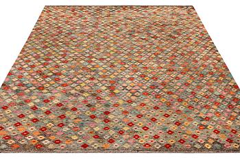 A Kilim carpet, c. 348 x 258 cm.