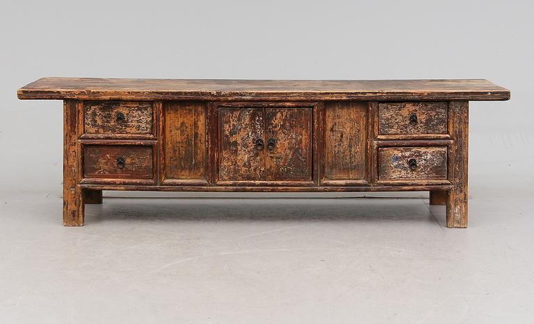 BÄNK, orientalisk, 1800-talets första hälft.