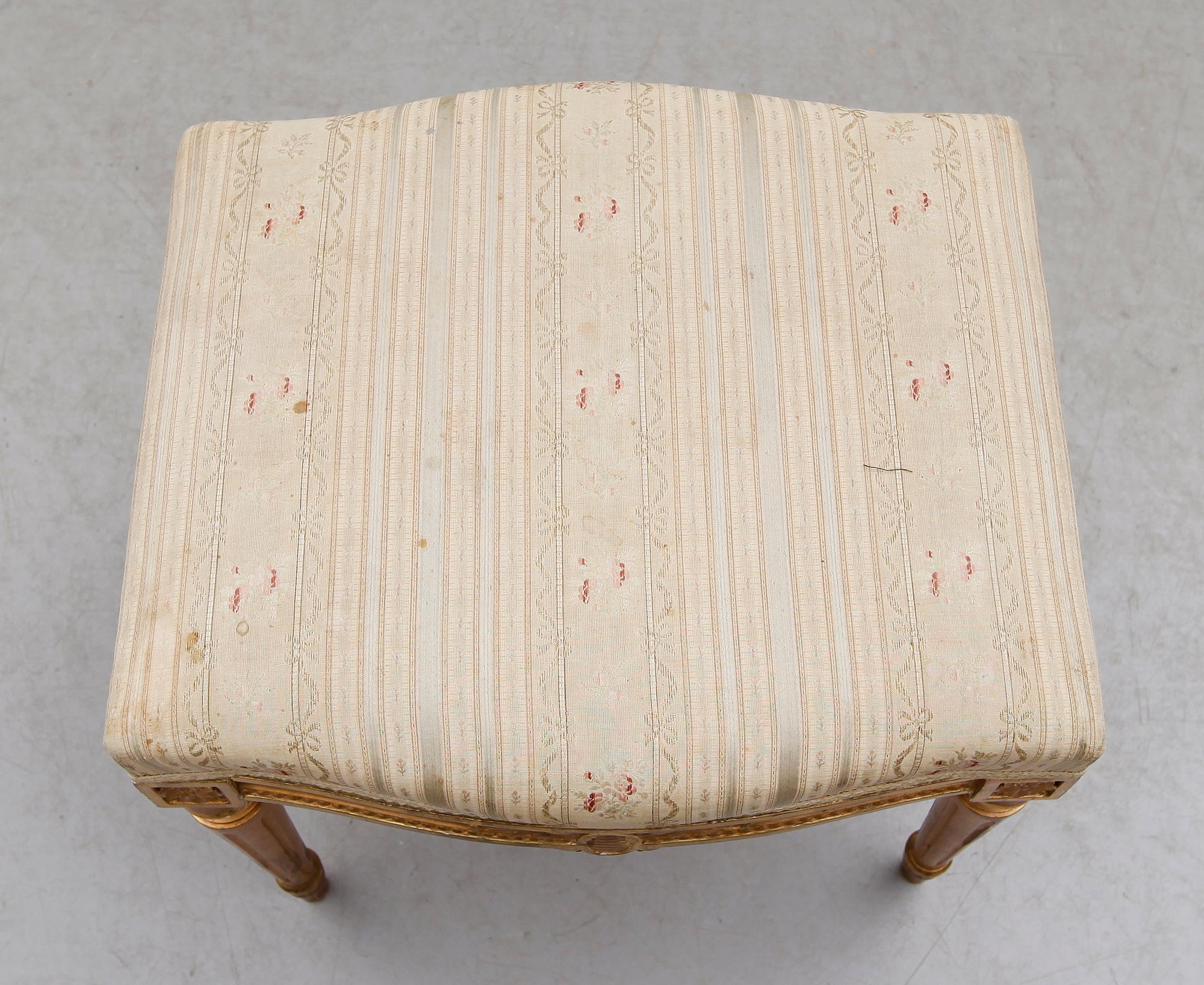 TABURETT, gustaviansk stil, 1900-talets första hälft.