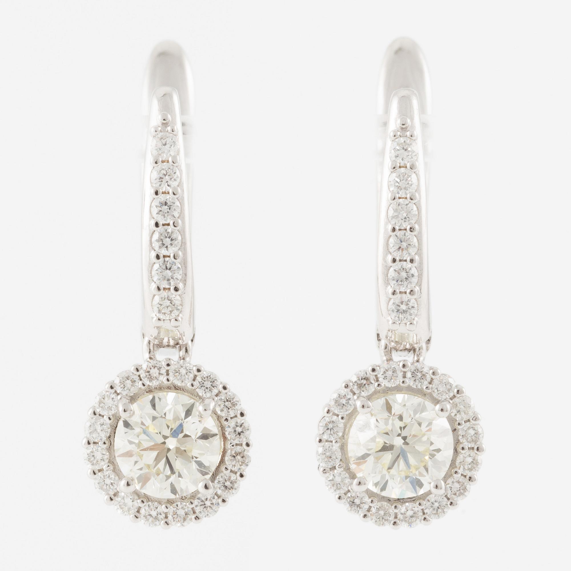 Earrings, 18K white gold with brilliant-cut diamonds.