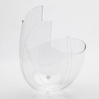 Gunnar Cyrén, Bowl, boat-shaped, Orrefors, 1983.