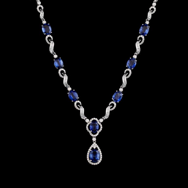 COLLIER, 18K vitguld, diamanter tot ca 1.49 ct, kyaniter tot ca 13.86 ct. Vikt ca 20 g.