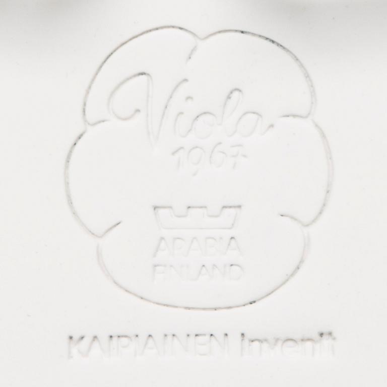 BIRGER KAIPIAINEN, FAT, keramik, "Viola". Märkt i godset Kaipiainen Invenit Arabia Finland.