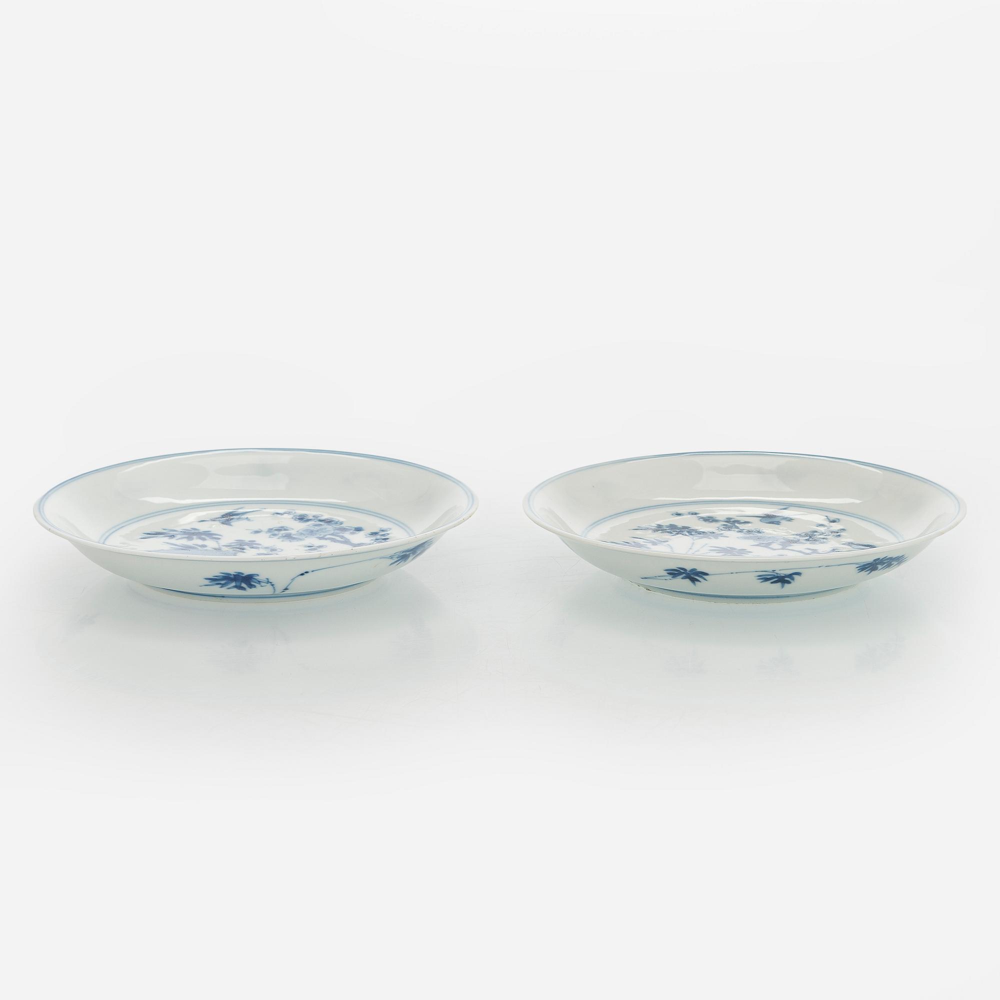 Two 18th-century Chinese porcelain dishes.