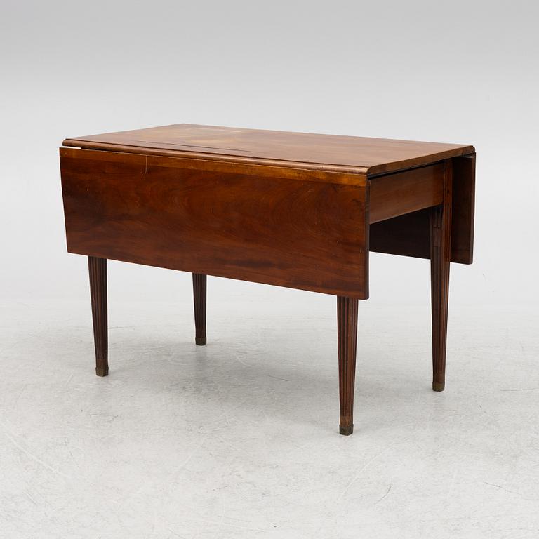 Table with drop leaves, 19th century.