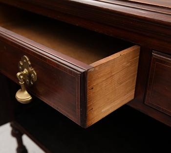 SIDEBOARD, England, 1900-talets första hälft.