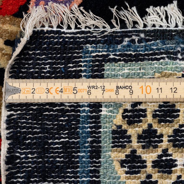 Carpet, China, approx. 124 x 205 cm.