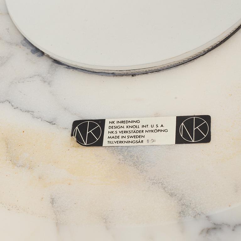Eero Saarinen, sidobord, "Tulip", Knoll International, licenstillverkat av Nordiska Kompaniet.