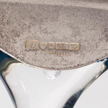 Björn Weckström, kaulakoru, "Corona", hopeaa ja akryyliä.