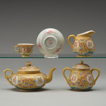 A set of 10 part yellow ground 'Birthday' service, Republic, early 20th century, with Guangxu six character mark.