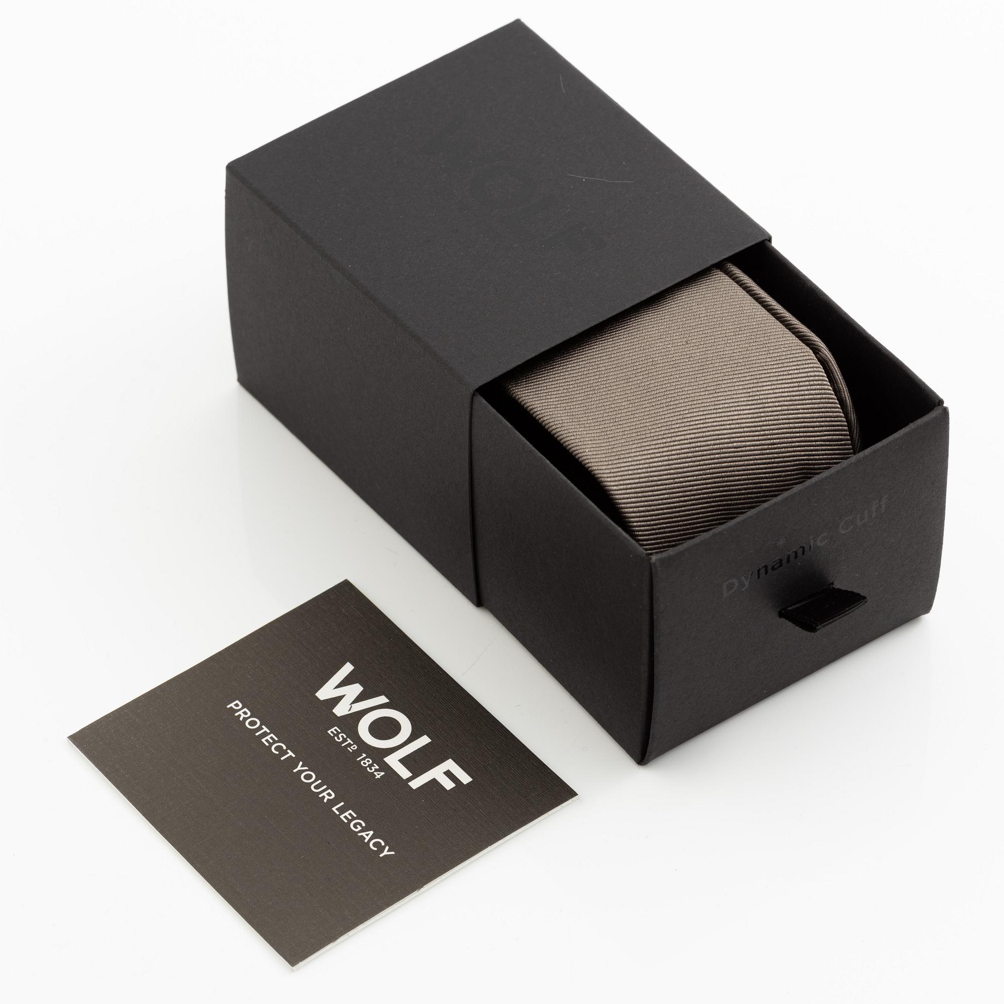 Wolf, Cub Single Winder, 14 x 15.4 x 14.8 cm.