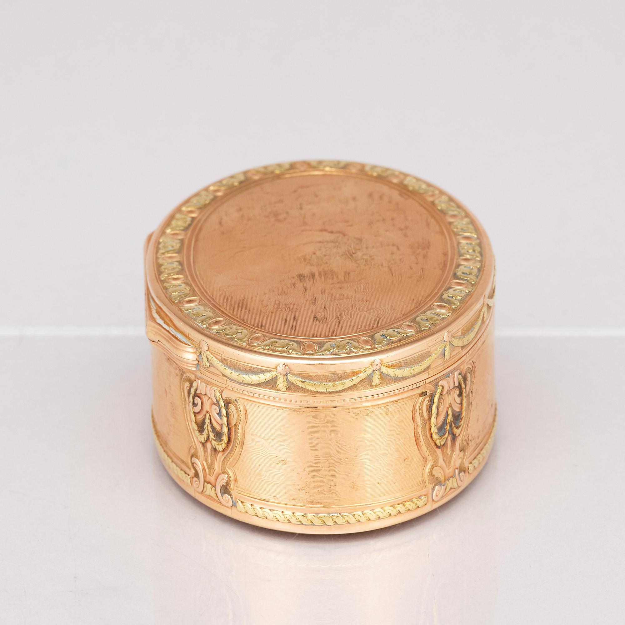 An early 19th century 18 carat gold box, probably Geneva, Switzerland.