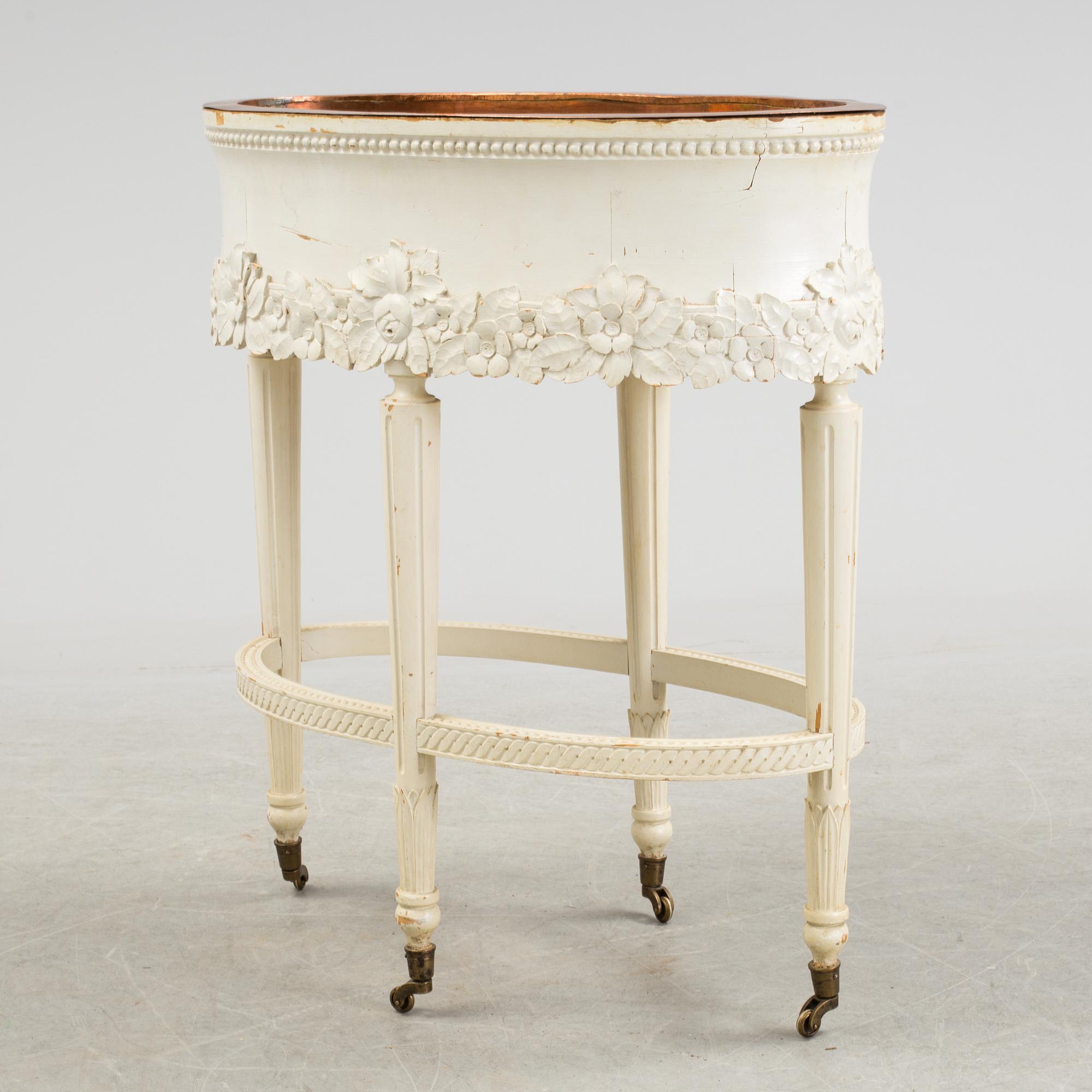 BLOMBORD, gustaviansk stil, 1900-talets första hälft.