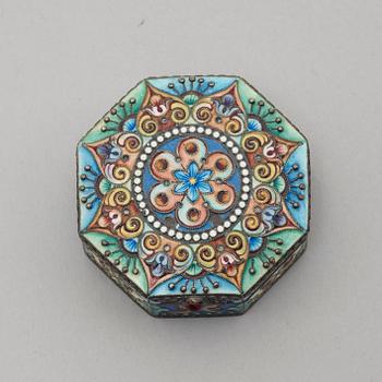 A Russian 20th century silver-gilt and enamel box, unidentified makers mark, Moscow 1908-1917.