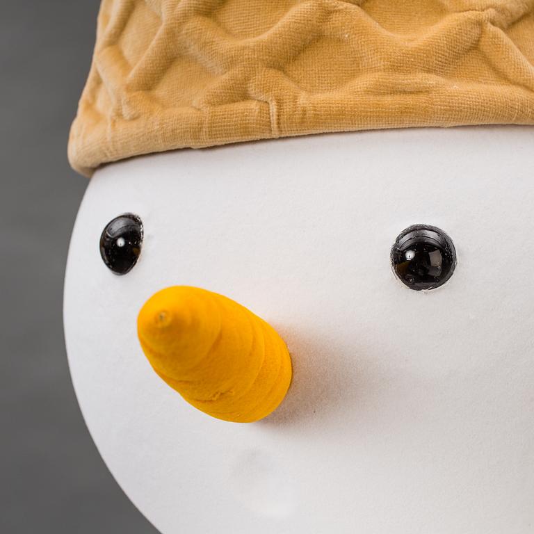 A snowman made by JoAnn Tan Studio for NK 2016.
