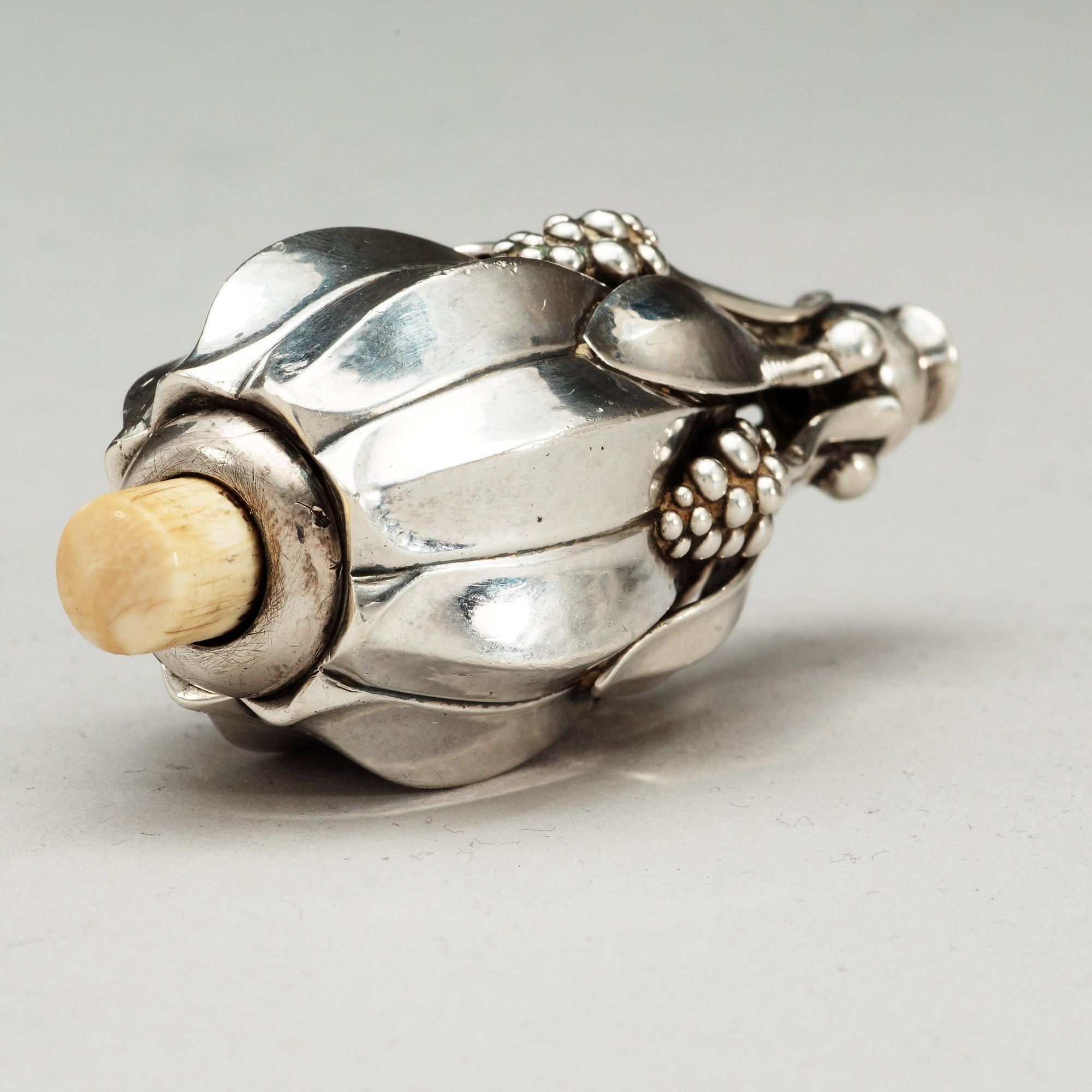 GEORG JENSEN, ringklocka, Köpenhamn 1933-44, sterling, svenska importstämplar.