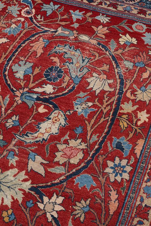 A CARPET, semi-antique Tabriz, ca 359-364 x 259 cm.