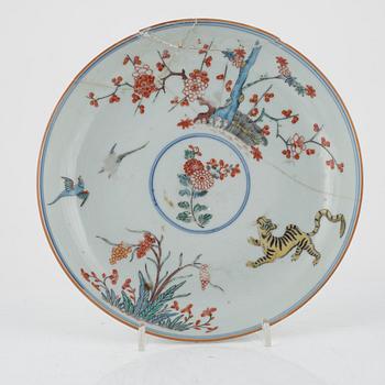 A dish decorated with a tiger, a ewer and a bowl, Qing dynasty, 18th Century.