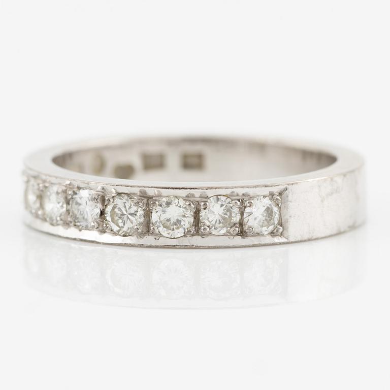 Ring 18K white gold set with round brilliant-cut diamonds, Engelbert.