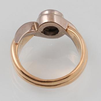 RING, 18K guld och vitguld med briljantslipad diamant 0.97 ct, Sven Wrange, Göteborg. Vikt 8,5 gram.
