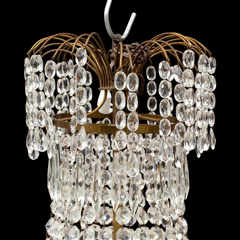 A mid 20th century chandelier.