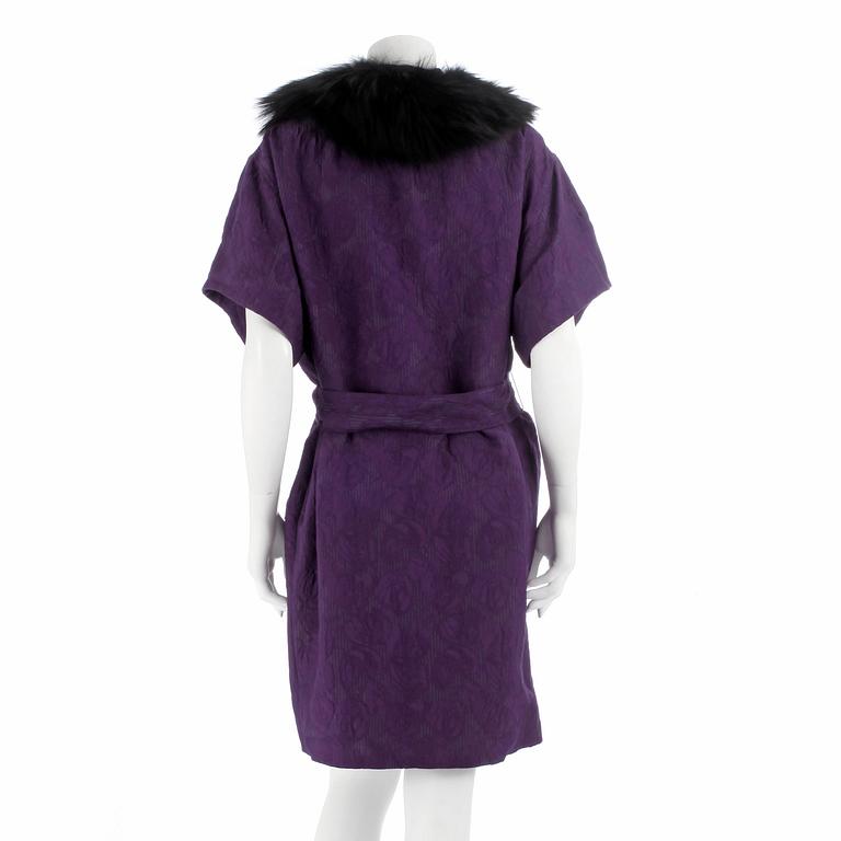 DOLCE & GABBANA, a purple silk and cotton coat with detachable fur collar, size 38.