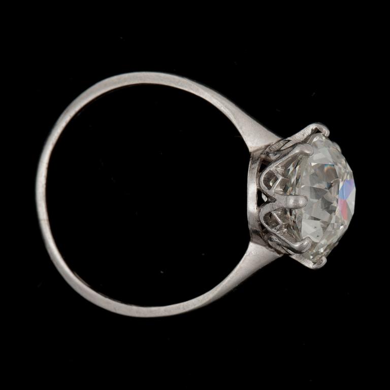 RING med gammalslipad diamant ca 5.25 ct. Kvalitet ca I-J/VS.