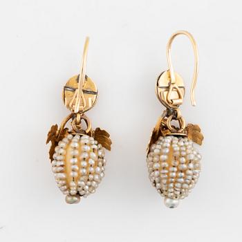 Gold and seed pearl grapewine earrings, 1800's.