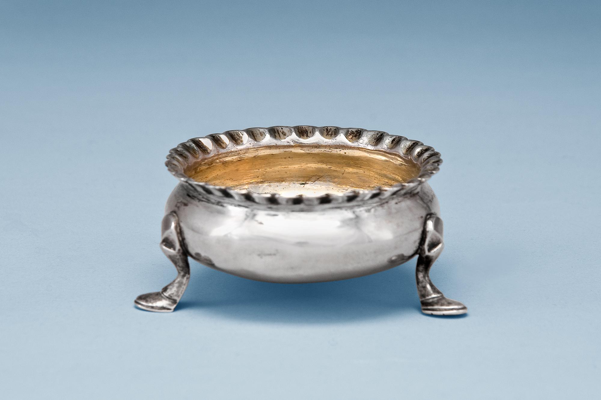 SALTKAR, 84 silver, Alexander Jaschinov, probermästare. Tillverkare okänd mästare St. Petersburg ca 1825. Vikt 80 g.
