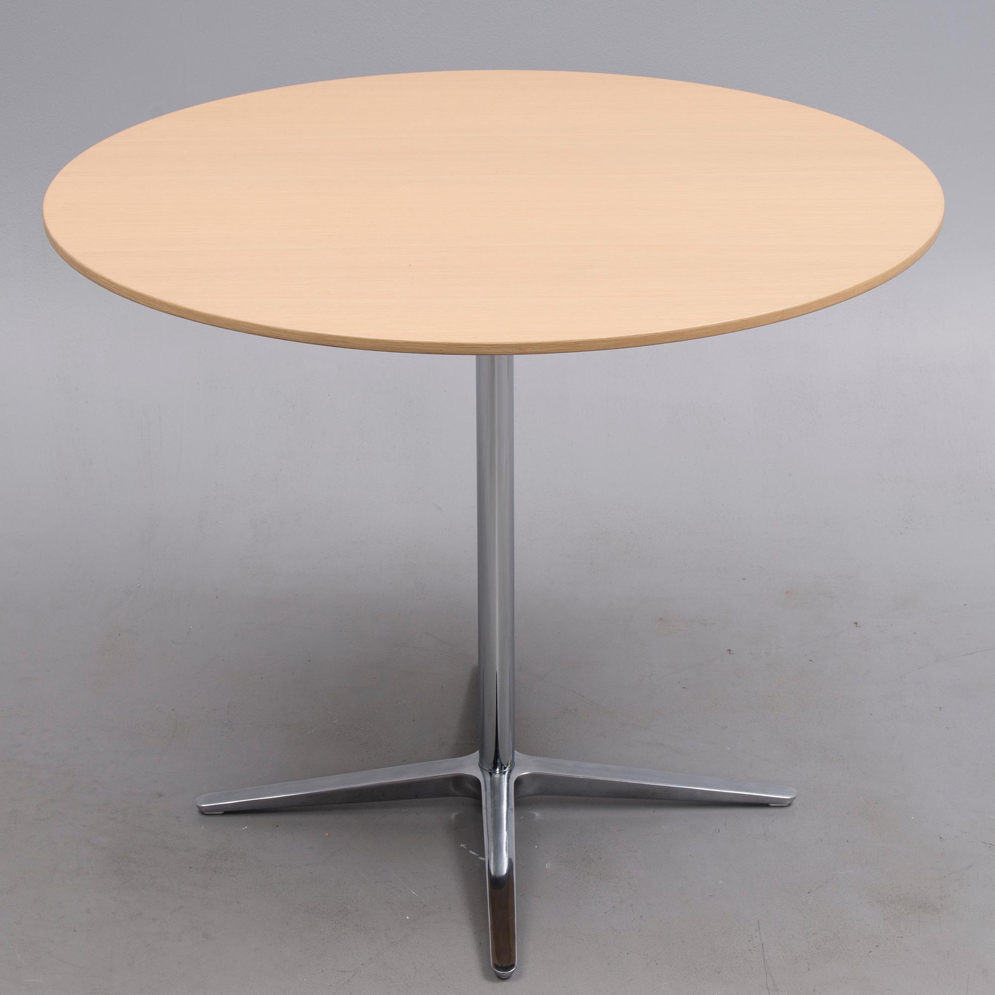 MATBORD, "Parcs Club Table", PearsonLloyd, Bene, Österrike.