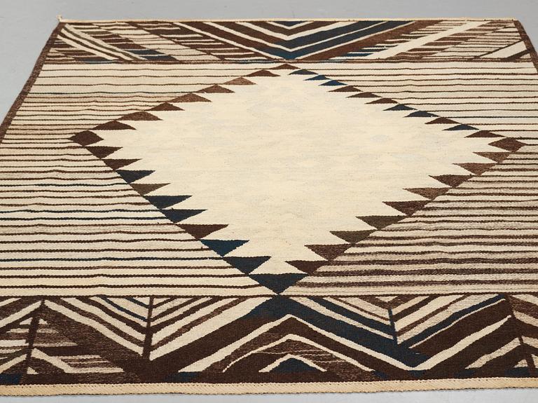 Viveca Nygren, A carpet, flat weave, ca 227,5-228 x 192,5-193,5 cm, signed KLH VN.