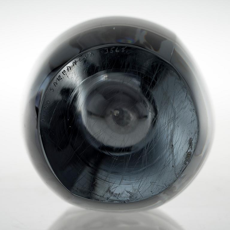 TIMO SARPANEVA, A GLASS SCULPTURE. Orchid. Signed Timo Sarpaneva -3568. Designed in 1954.