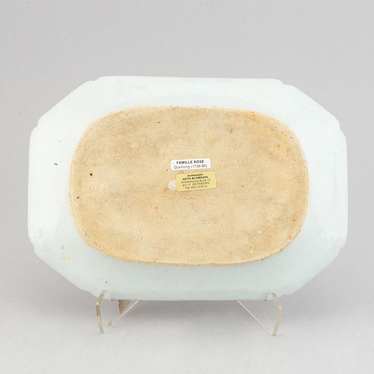 Serveringsfat, kompaniporslin. Qingdynastin, Qianlong (1736-95).