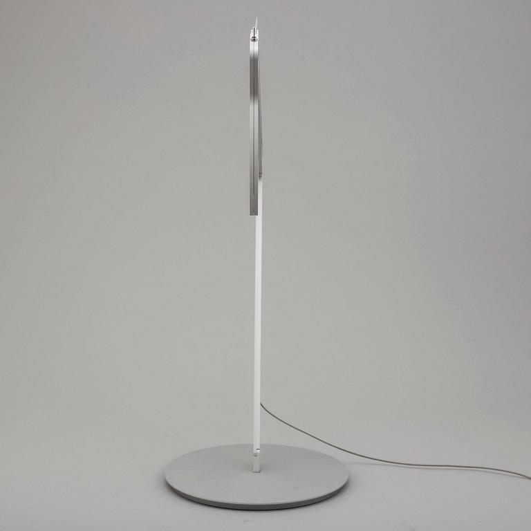 STEFAN GEISBAUER, a 'Looksoflat' table lamp for Ingo Maurer.