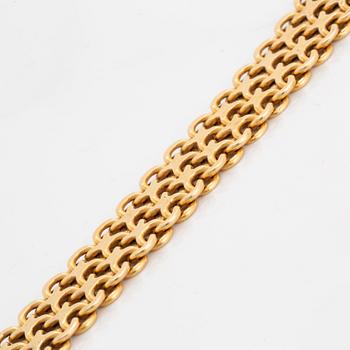 18K gold bracelet.